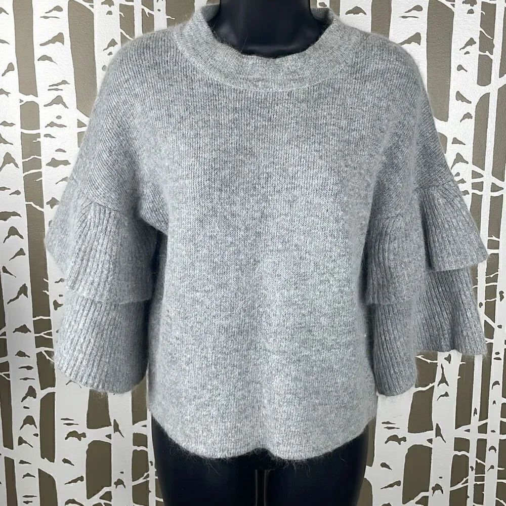 Gianni Bini Ruffled Cropped Sleeve Crewneck Fuzzy Sweater M Gray